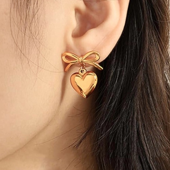 DREWLRY Gold Bow and Heart Earrings - Picture 3 of 9